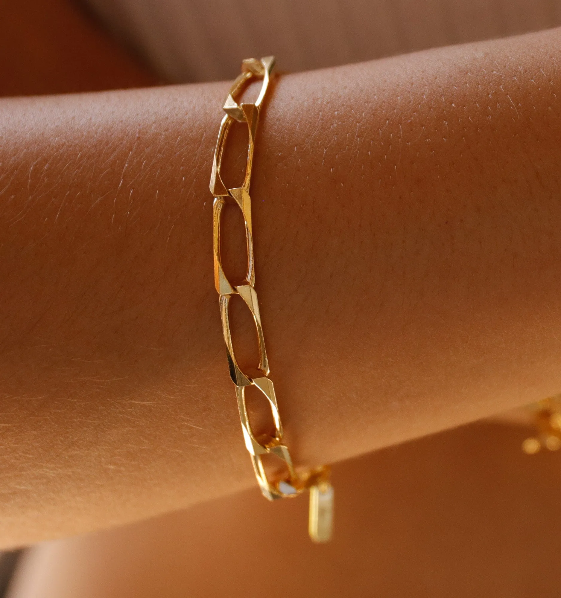 Sleek Chain Bracelet